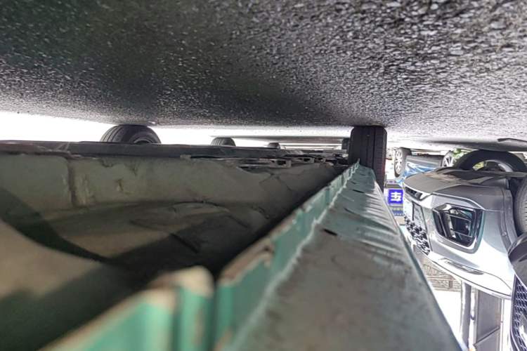 Used SOL E10X 2021 302 km Range Fashion Edition 31.4 kWh Right Side Sill