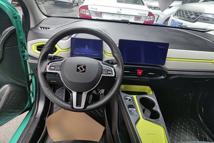 Used SOL E10X 2021 302 km Range Fashion Edition 31.4 kWh Steering Wheel