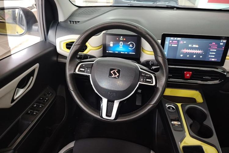 Used SOL E10X 2021 302 km Range Fashion Edition 31.4 kWh Steering Wheel