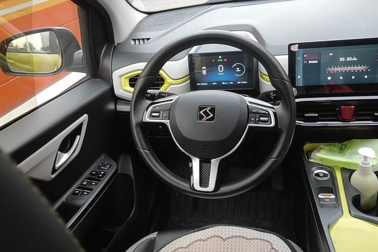 Used SOL E10X 2021 302 km Range Fashion Edition 31.4 kWh Steering Wheel