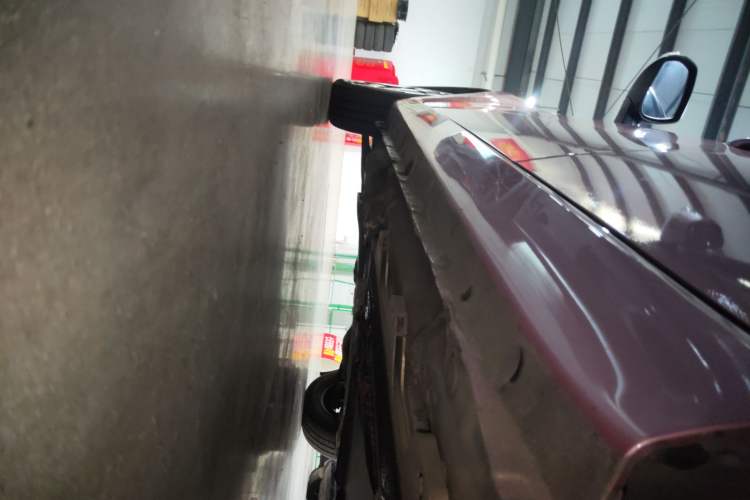 Used SOL E10X 2021 302 km Range Fashion Edition 31.4 kWh Left Side Sill