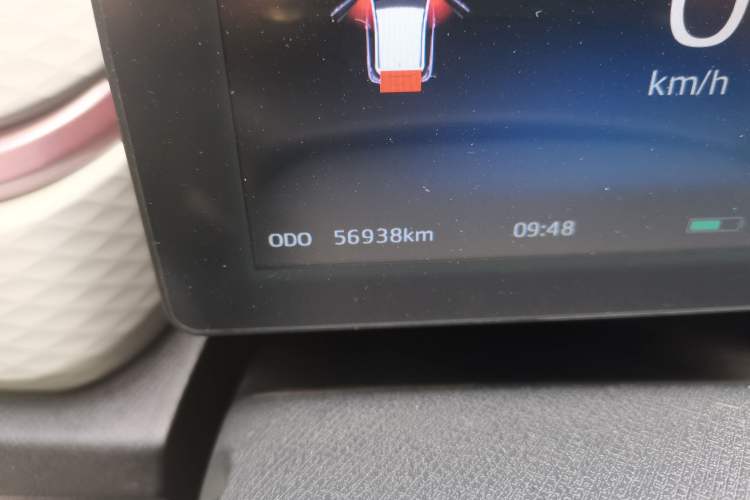 Used SOL E10X 2021 302 km Range Fashion Edition 31.4 kWh Odometer Close Up