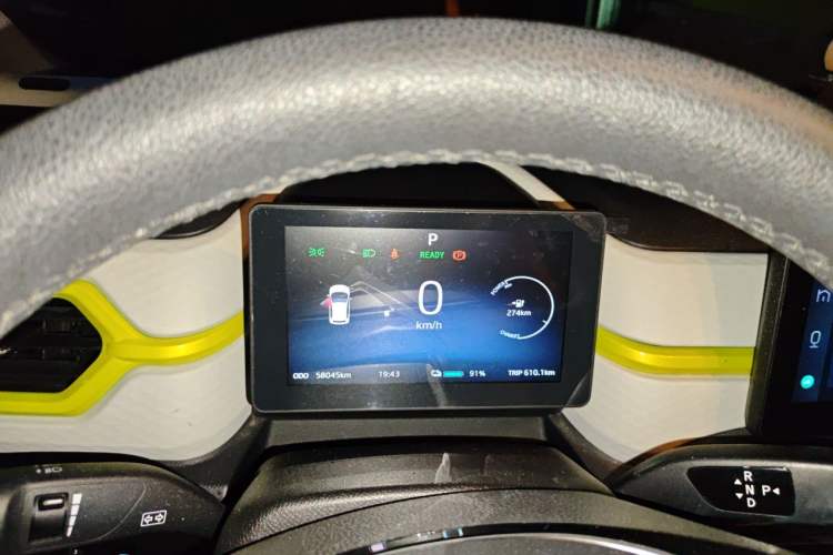 Used SOL E10X 2021 302 km Range Luxury Version 30.2 kWh Instrument Cluster