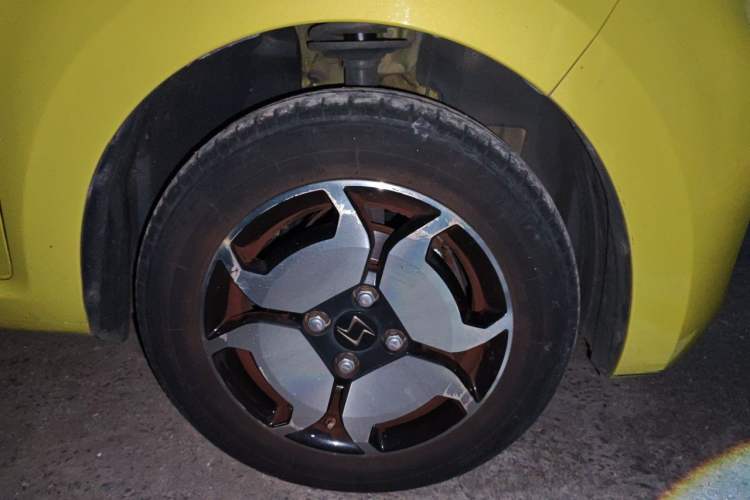 Used SOL E10X 2021 302 km Range Luxury Version 30.2 kWh Right Front Wheel Hub