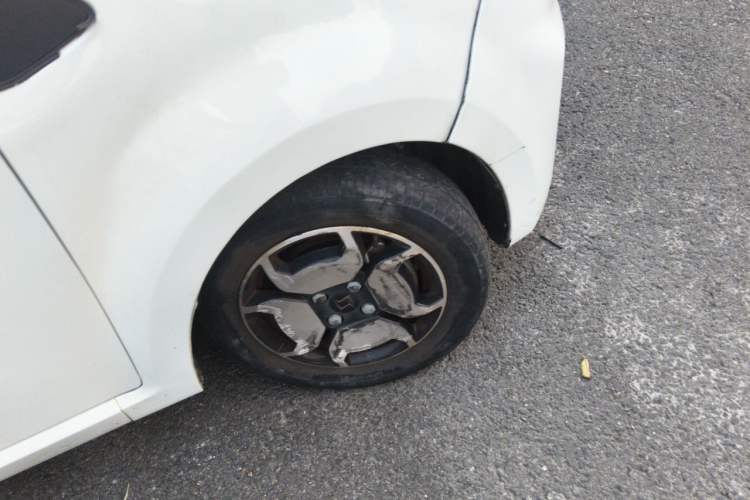 Used SOL E10X 2021 302 km Range Luxury Version 31.4 kWh Right Front Wheel Hub