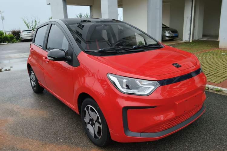 Used SOL E10X 2021 302 km Range Luxury Version 30.2 kWh Front Right 45 Deg