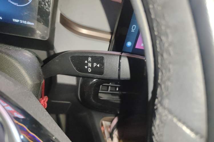 Used SOL E10X 2021 302 km Range Luxury Version 30.2 kWh Gear Lever