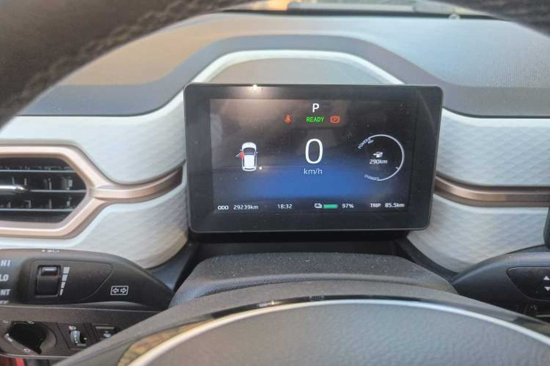 Used SOL E10X 2021 302 km Range Luxury Version 30.2 kWh Instrument Cluster
