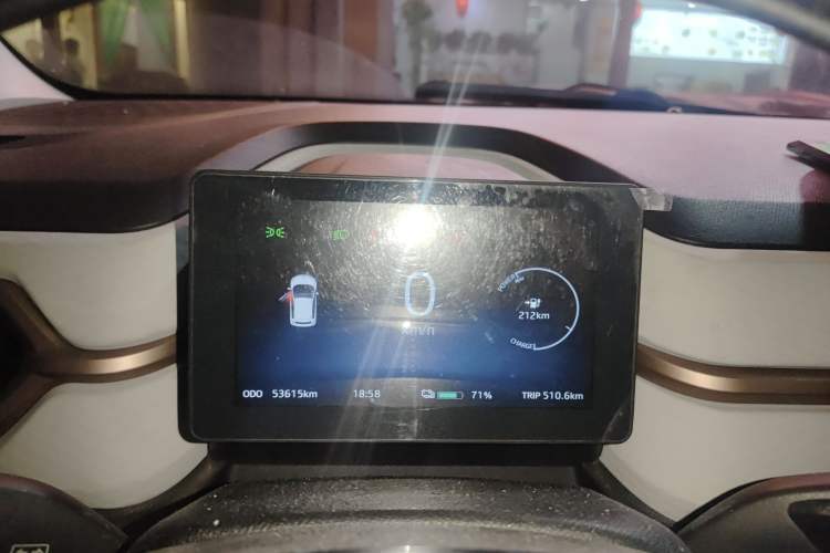 Used SOL E10X 2021 302 km Range Luxury Version 30.2 kWh Instrument Cluster