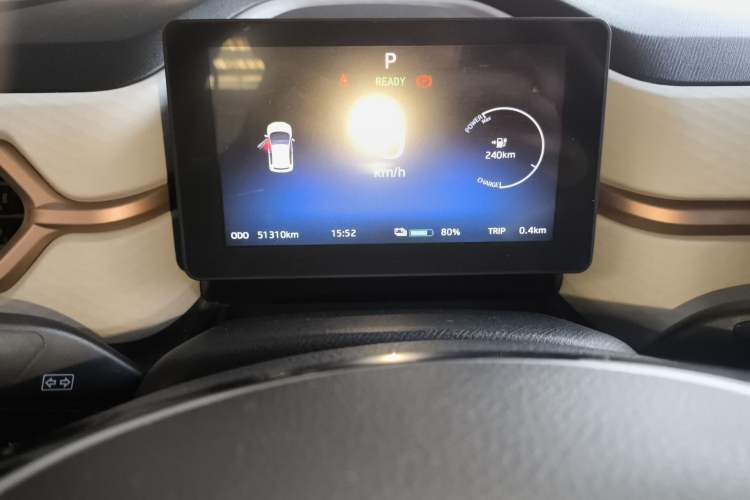 Used SOL E10X 2021 302 km Range Fashion Edition 31.4 kWh Instrument Cluster