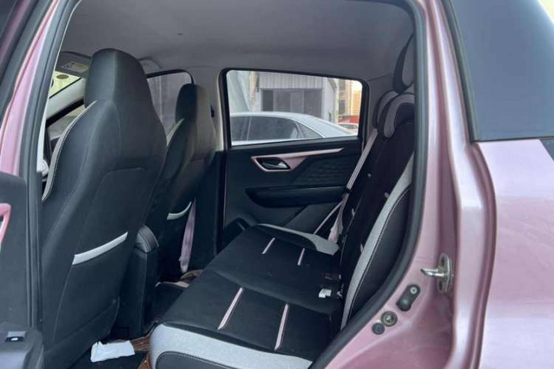 Used SOL E10X 2021 302 km Range Luxury Version 31.4 kWh Interior 6