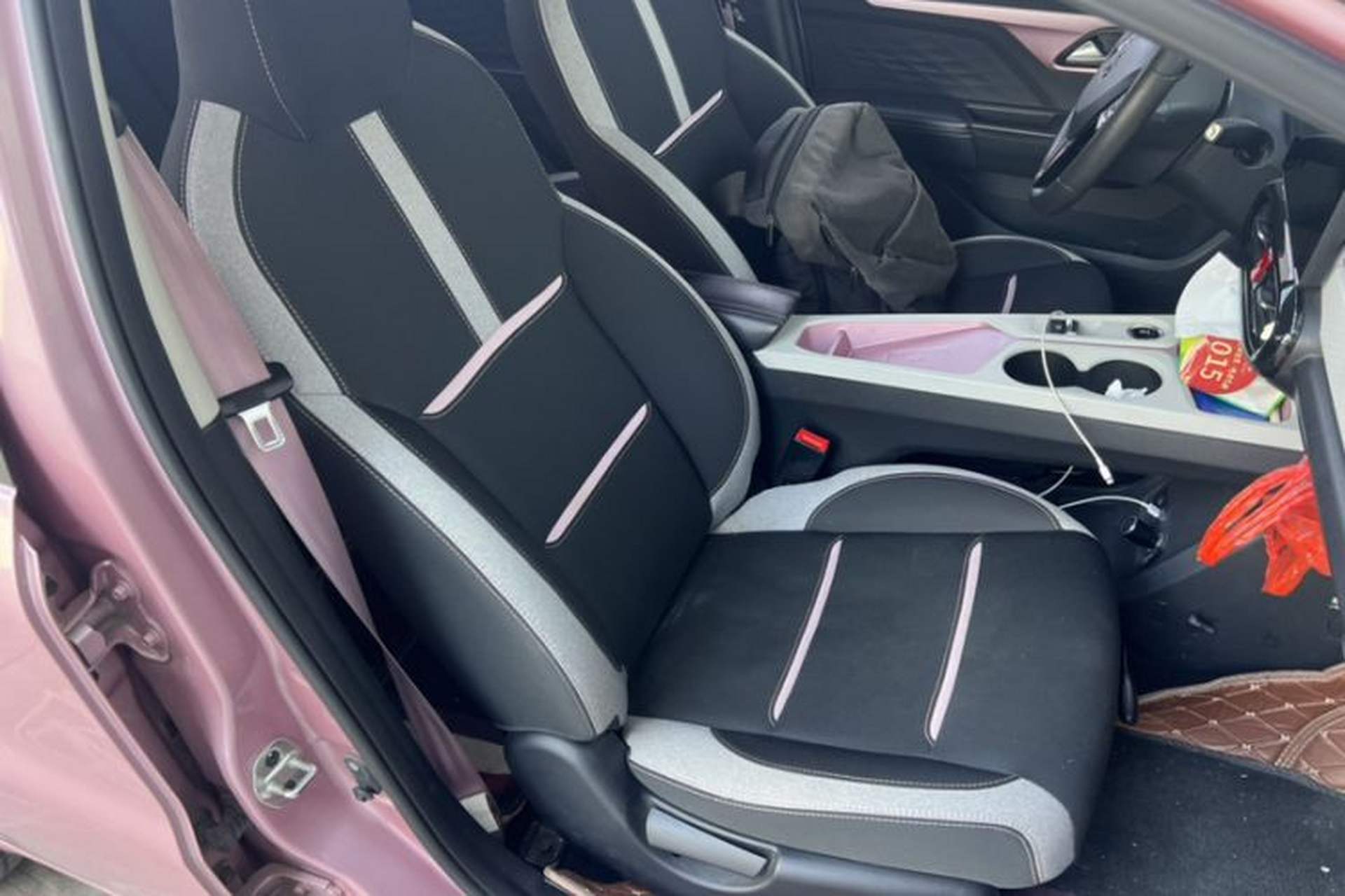 Used SOL E10X 2021 302 km Range Luxury Version 31.4 kWh Interior 8