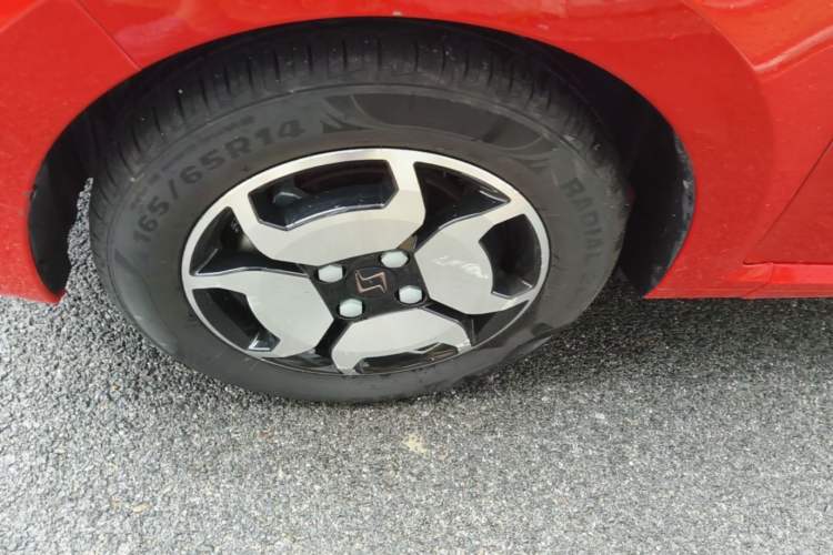 Used SOL E10X 2021 302 km Range Luxury Version 30.2 kWh Left Front Wheel Hub
