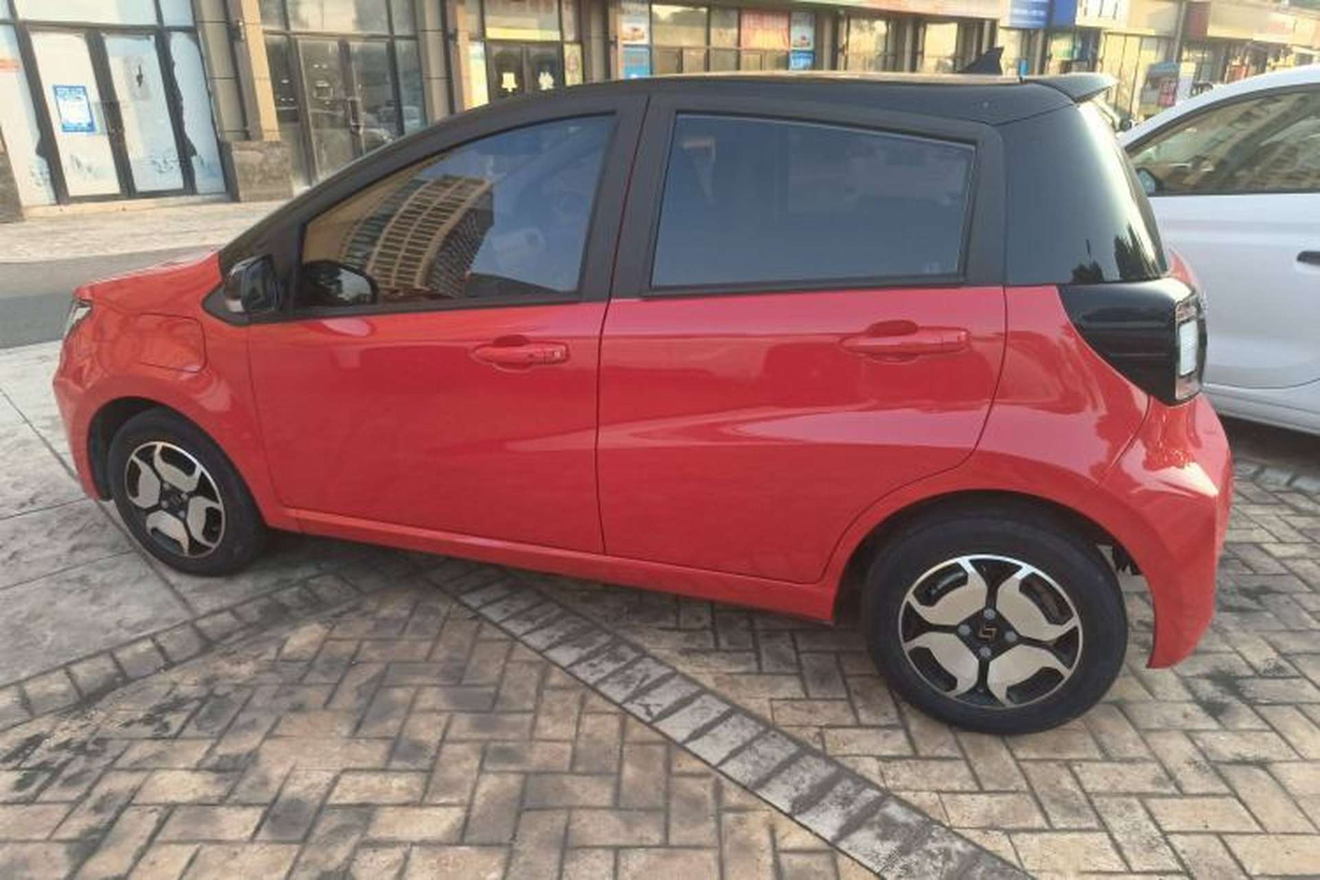 Used SOL E10X 2021 302 km Range Luxury Version 30.2 kWh Left Side