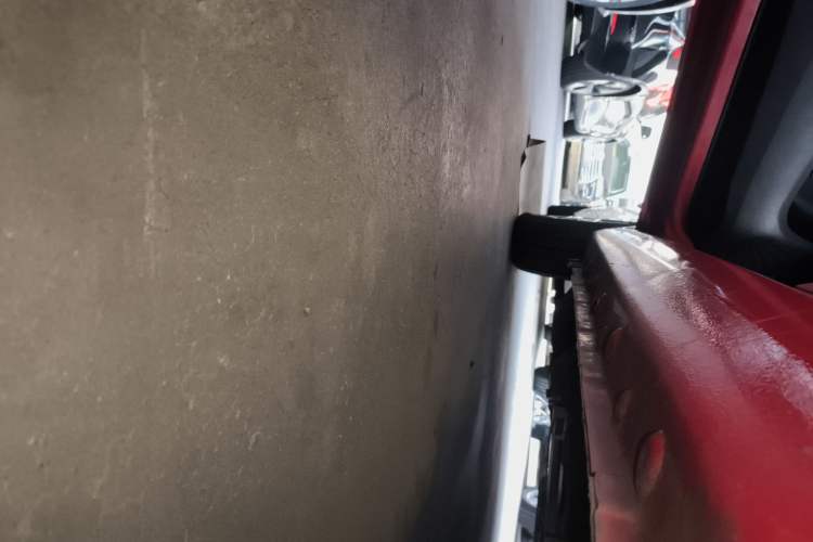 Used SOL E10X 2021 302 km Range Fashion Edition 31.4 kWh Left Side Sill