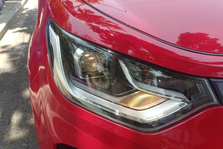 Used SOL E10X 2021 302 km Range Luxury Version 31.4 kWh Right Front Headlight
