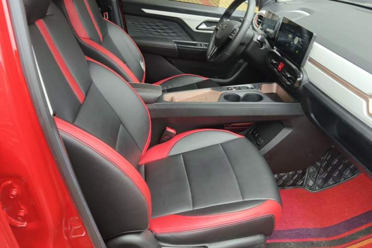 Used SOL E10X 2021 302 km Range Luxury Version 30.2 kWh Right Front Seat