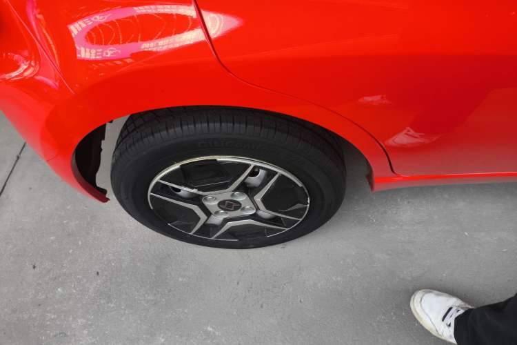Used SOL E10X 2021 302 km Range Fashion Edition 31.4 kWh Right Rear Wheel Hub