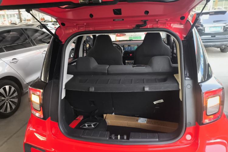 Used SOL E10X 2021 302 km Range Fashion Edition 31.4 kWh Trunk