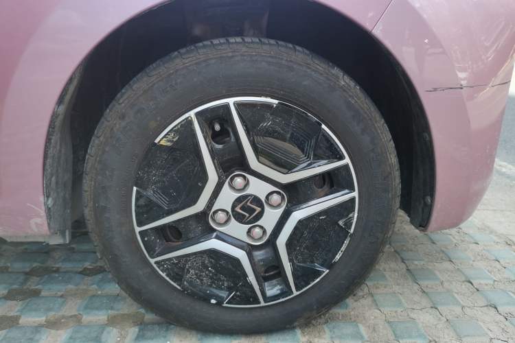 Used SOL E10X 2021 302 km Range Fashion Edition 31.4 kWh Right Front Wheel Hub