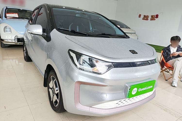 Used SOL E10X 2021 302 km Range Luxury Version 31.4 kWh Front Right 45 Deg