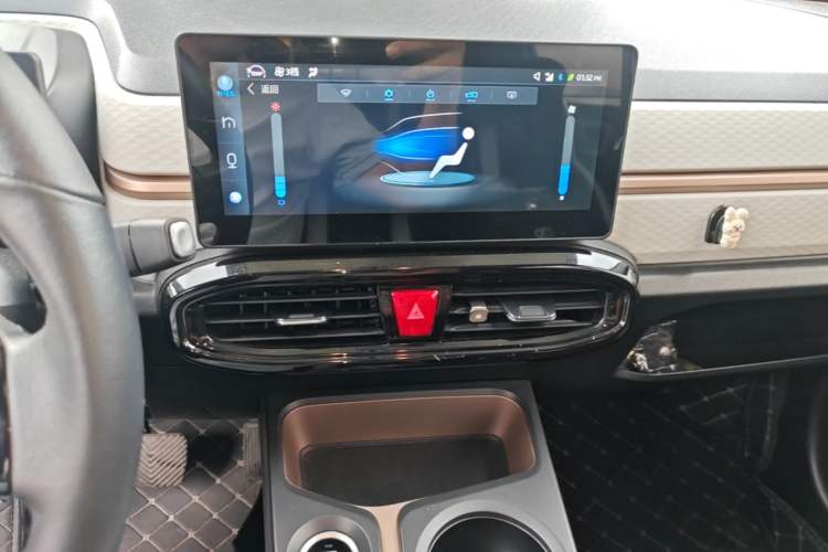 Used SOL E10X 2021 302 km Range Luxury Version 30.2 kWh Audio And AC Panel