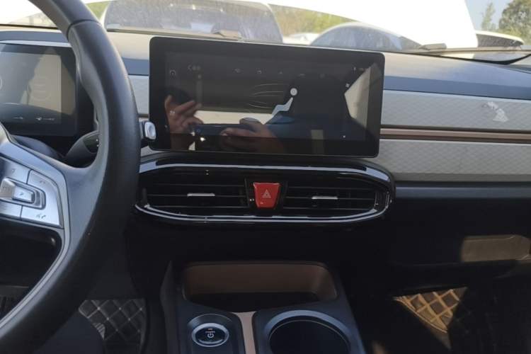 Used SOL E10X 2021 Jimei Edition 302km Fashionable Model Audio And AC Panel
