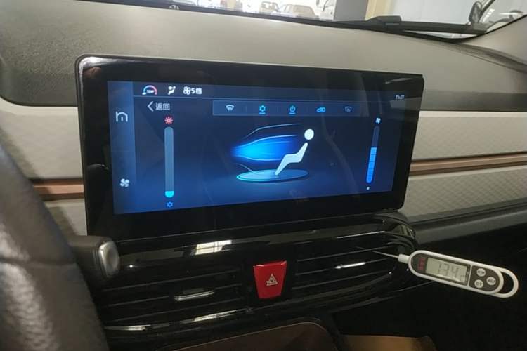 Used SOL E10X 2021 302 km Range Fashion Edition 31.4 kWh Audio And AC Panel