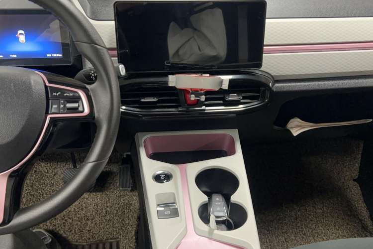 Used SOL E10X 2021 302 km Range Fashion Edition 31.4 kWh Audio And AC Panel