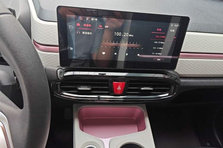 Used SOL E10X 2021 302 km Range Fashion Edition 31.4 kWh Audio And AC Panel