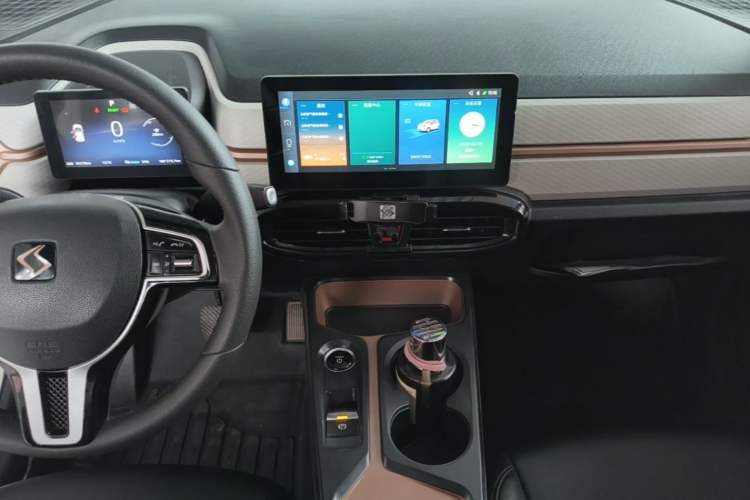 Used SOL E10X 2021 302 km Range Fashion Edition 31.4 kWh Audio And AC Panel