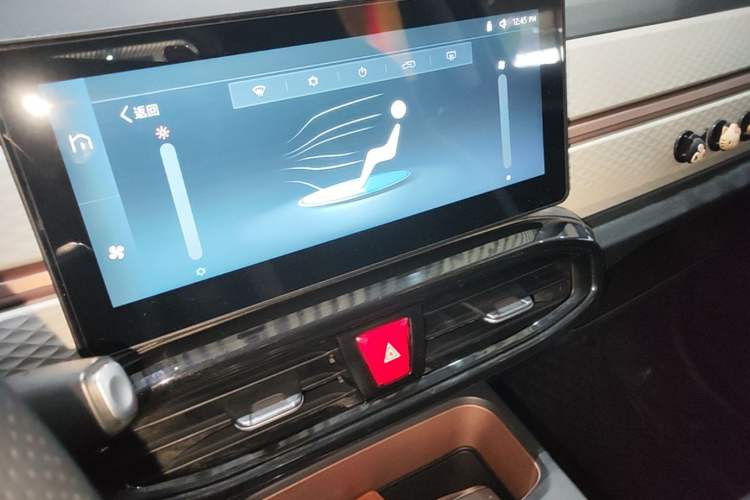 Used SOL E10X 2021 302 km Range Fashion Edition 31.4 kWh Audio And AC Panel
