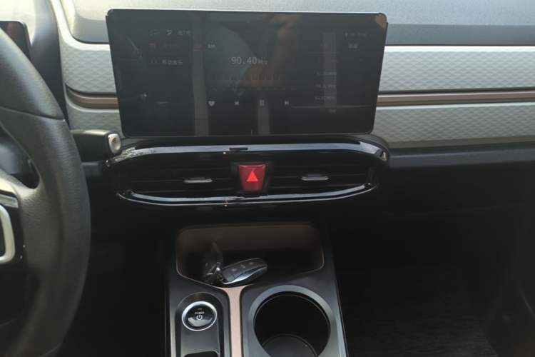 Used SOL E10X 2021 Jimei Edition 302km Fashionable Model Audio And AC Panel