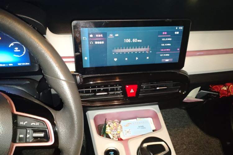 Used SOL E10X 2021 302 km Range Fashion Edition 31.4 kWh Audio And AC Panel