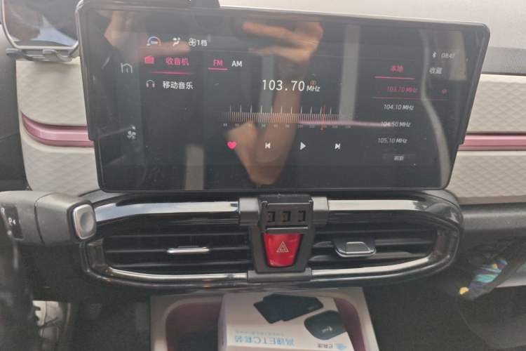Used SOL E10X 2021 302 km Range Fashion Edition 31.4 kWh Audio And AC Panel