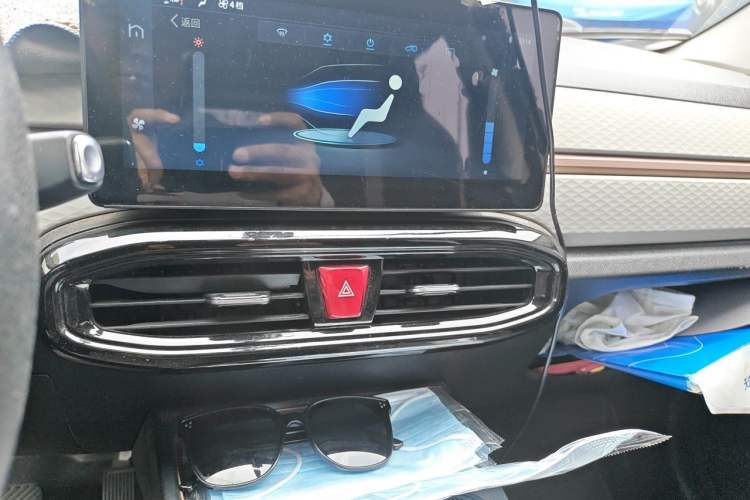 Used SOL E10X 2021 302 km Range Fashion Edition 31.4 kWh Audio And AC Panel