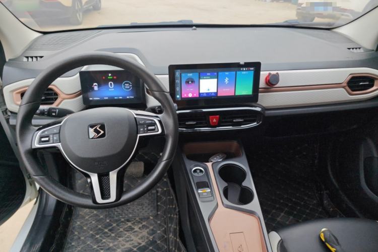 Used SOL E10X 2021 302 km Range Ultra-Advanced Version 31.4 kWh Center Console