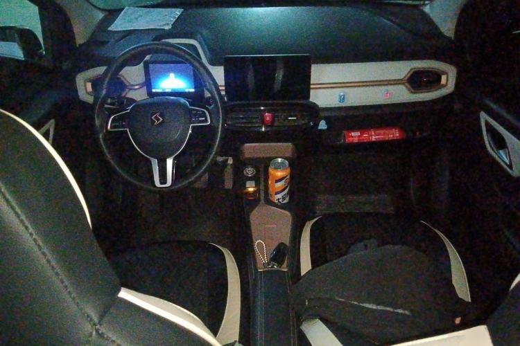Used SOL E10X 2021 302 km Range Fashion Edition 31.4 kWh Center Console