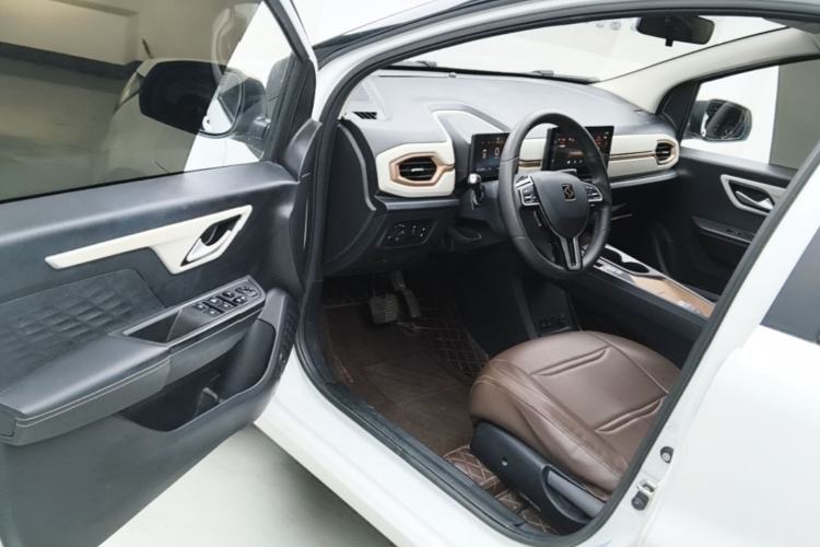 Used SOL E10X 2021 302 km Range Fashion Edition 31.4 kWh Driver Seat