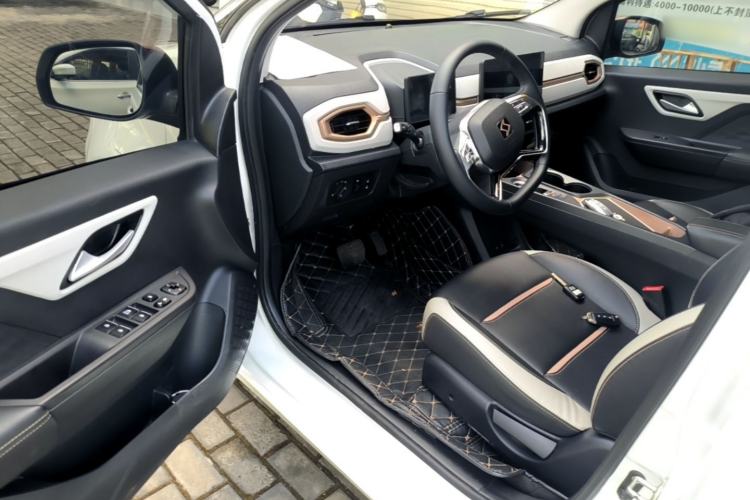 Used SOL E10X 2021 302 km Range Luxury Version 31.4 kWh Driver Seat