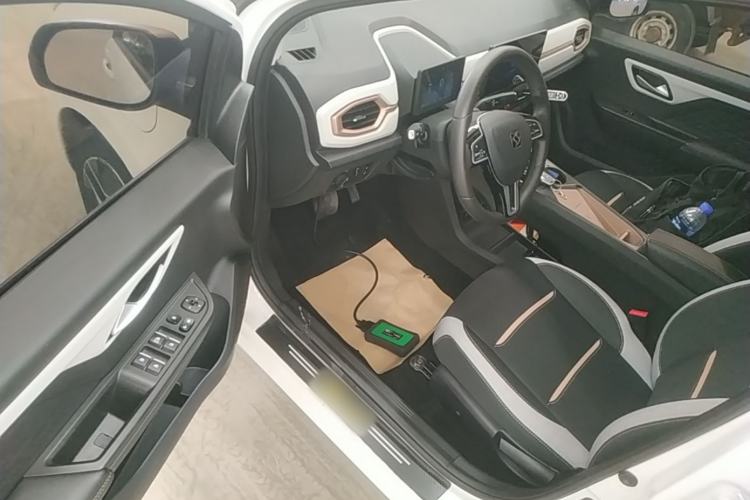 Used SOL E10X 2021 302 km Range Fashion Edition 31.4 kWh Driver Seat