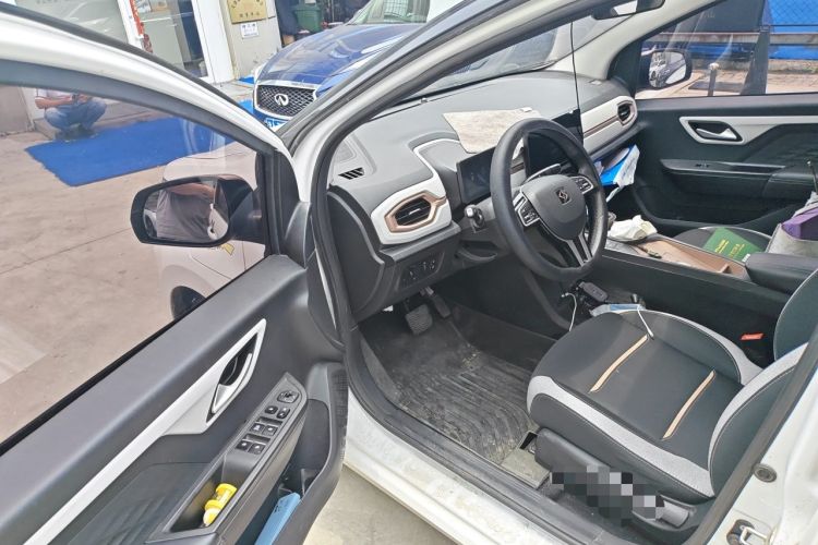 Used SOL E10X 2021 302 km Range Fashion Edition 31.4 kWh Driver Seat