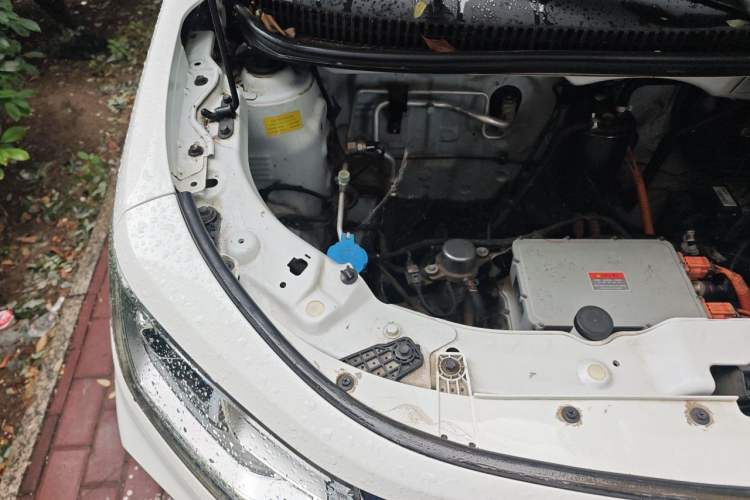 Used SOL E10X 2021 302 km Range Fashion Edition 31.4 kWh Engine Bay Right