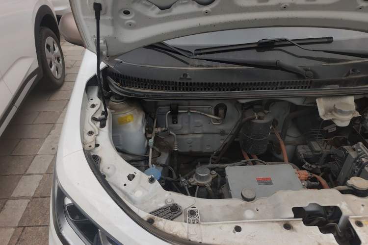 Used SOL E10X 2021 302 km Range Luxury Version 30.2 kWh Engine Bay Right