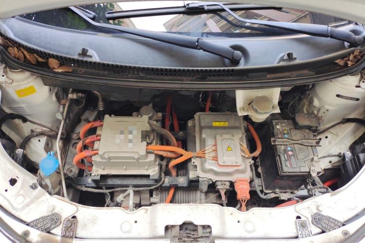 Used SOL E10X 2021 150 km Basic Version Engine Bay
