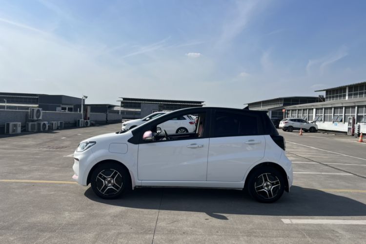 Used SOL E10X 2021 302 km Range Fashion Edition 31.4 kWh Exterior 3