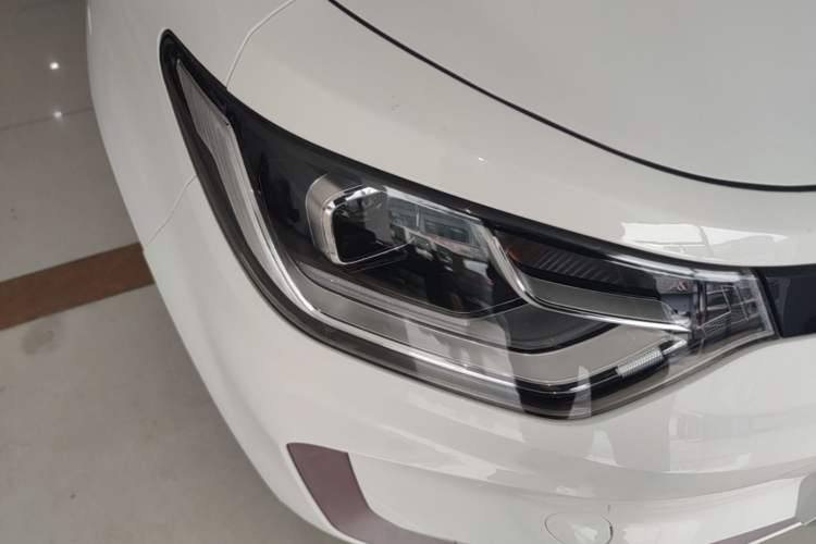 Used SOL E10X 2021 302 km Range Luxury Version 31.4 kWh Exterior 6
