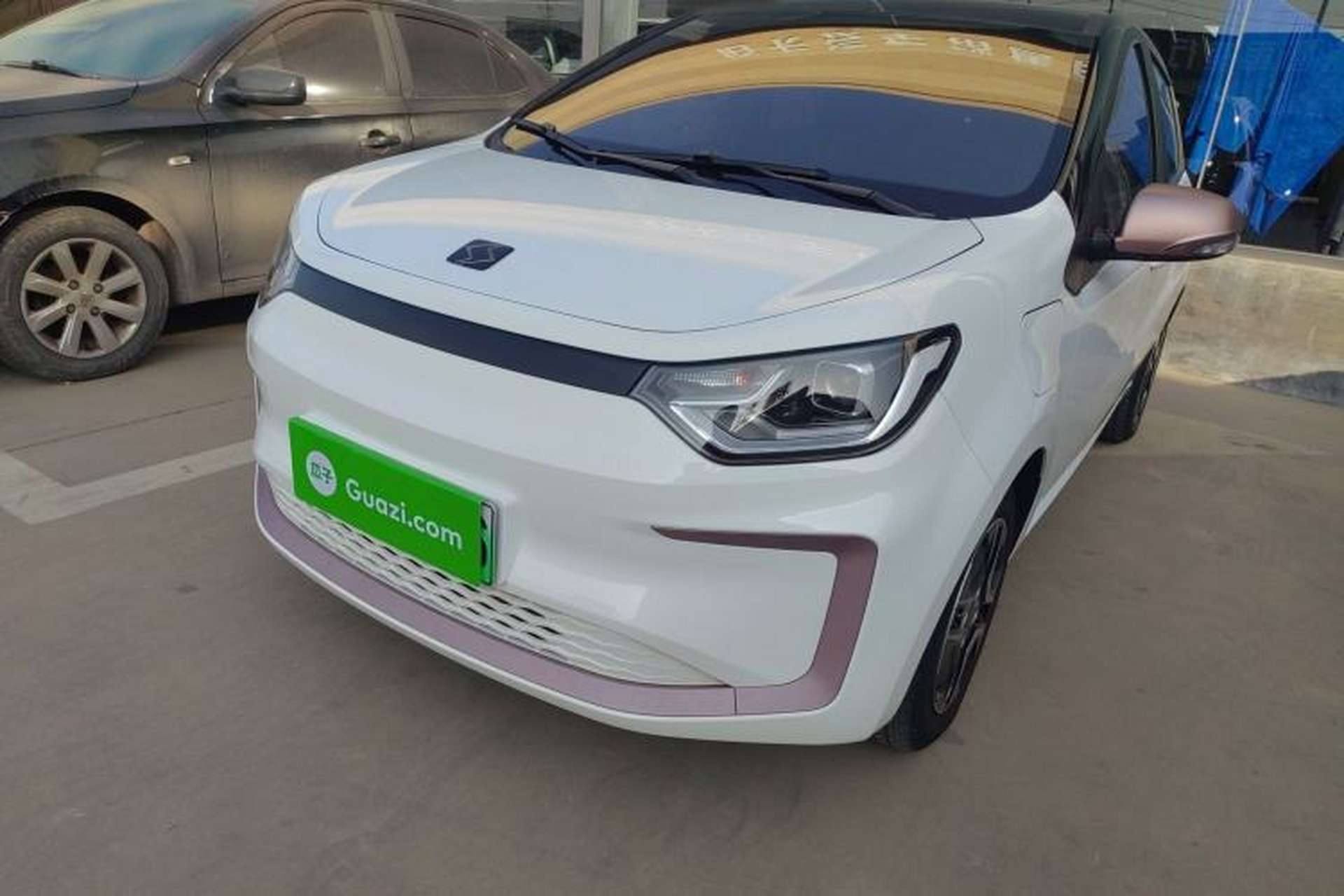 Used SOL E10X 2021 302 km Range Fashion Edition 30.2 kWh Front Left 45 Deg