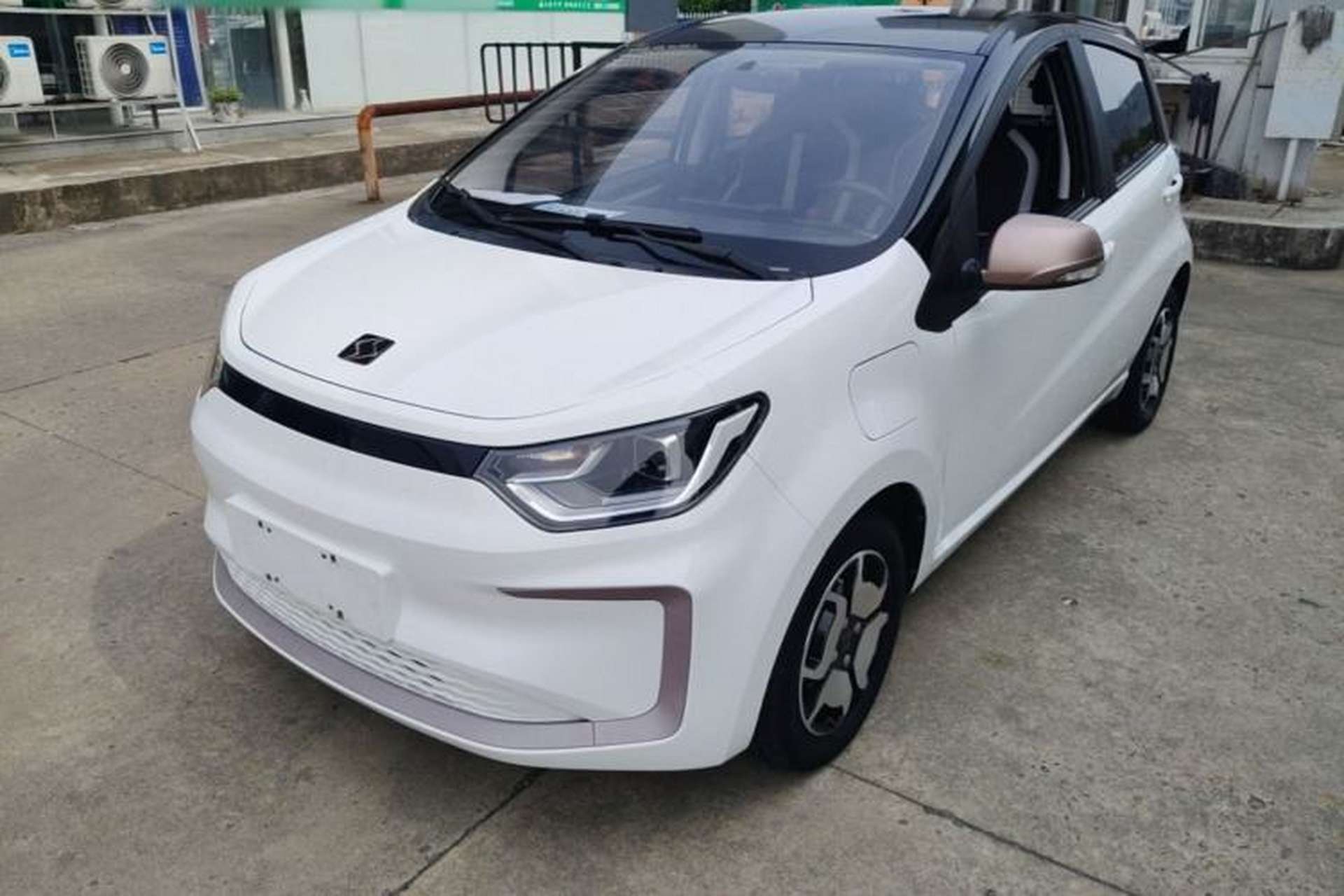 Used SOL E10X 2021 Jimei Edition 302km Luxury Model Front Left 45 Deg