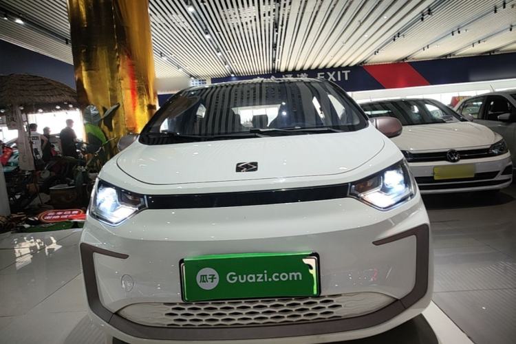 Used SOL E10X 2021 302 km Range Fashion Edition 31.4 kWh Front